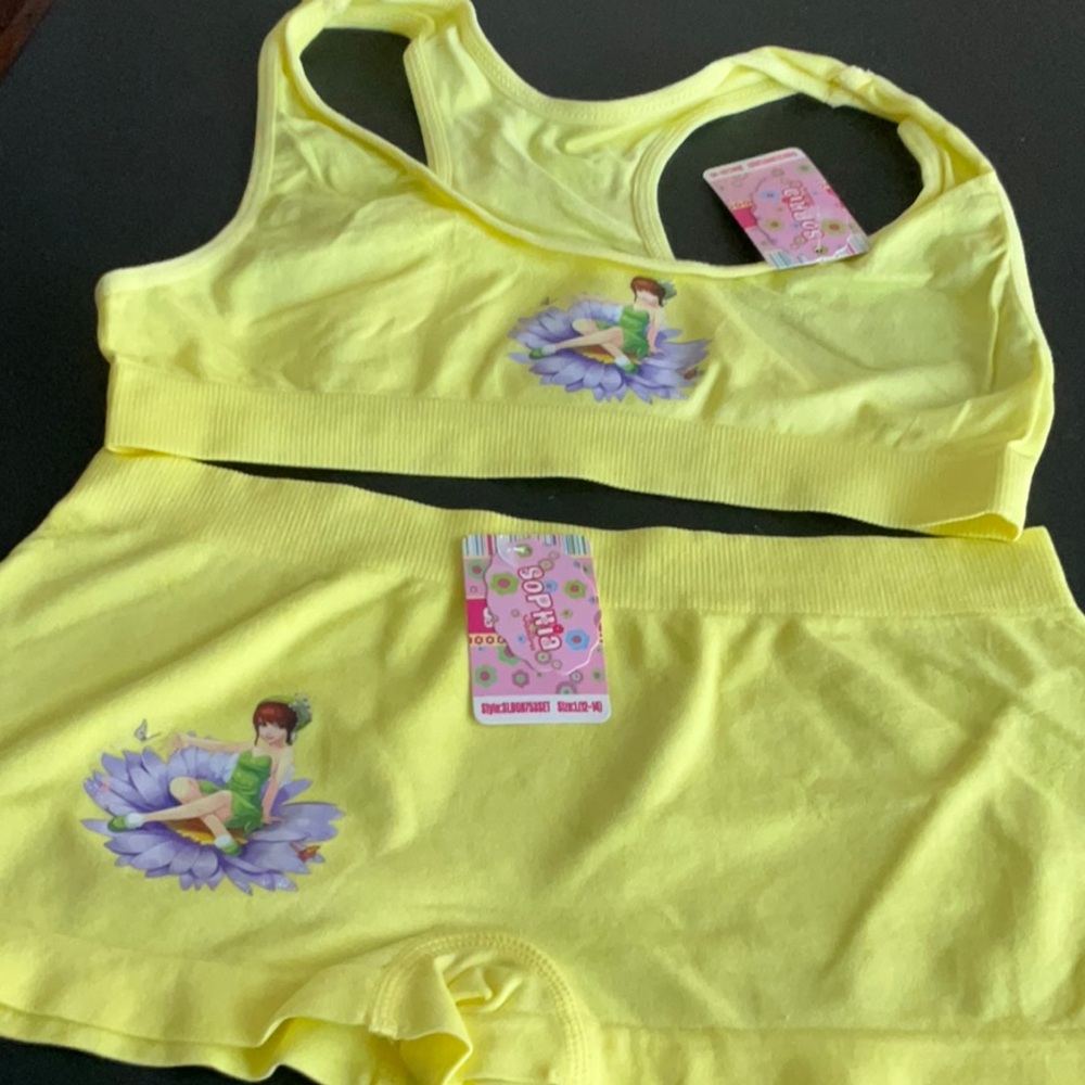 🌺$3.00 final price-Sophia Yellow Kids Matching Set